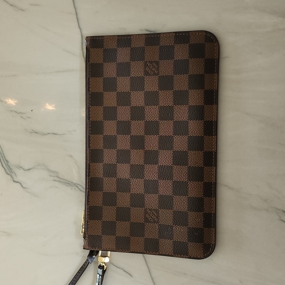 Authentic Louis Vuitton Damier Ebene Pouch - Picture 2 of 6